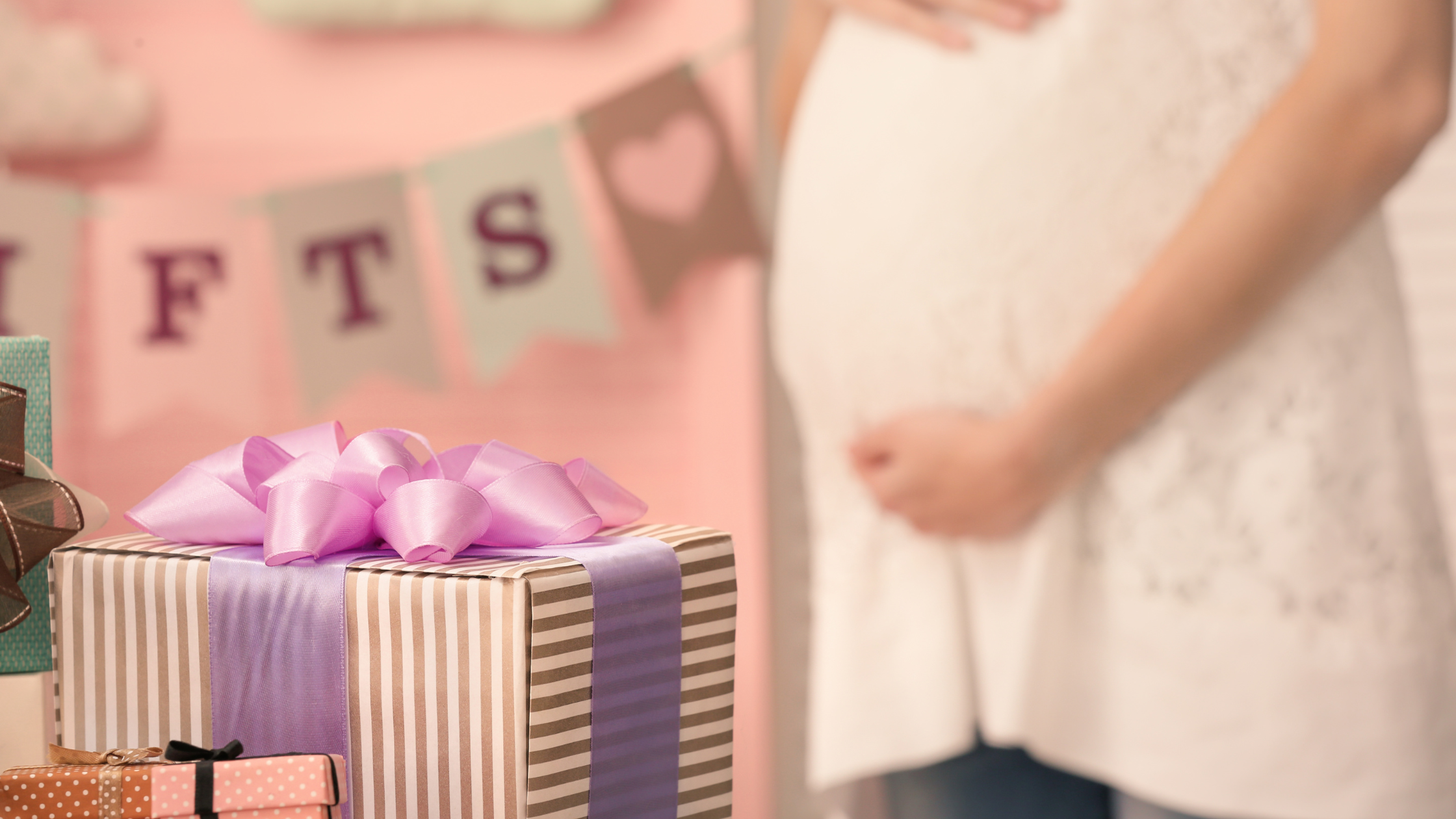 Idées de Cadeaux Originaux et Pratiques pour des Néo-Parents